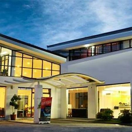 Discover Boracay Hotel Kalibo Buitenkant foto
