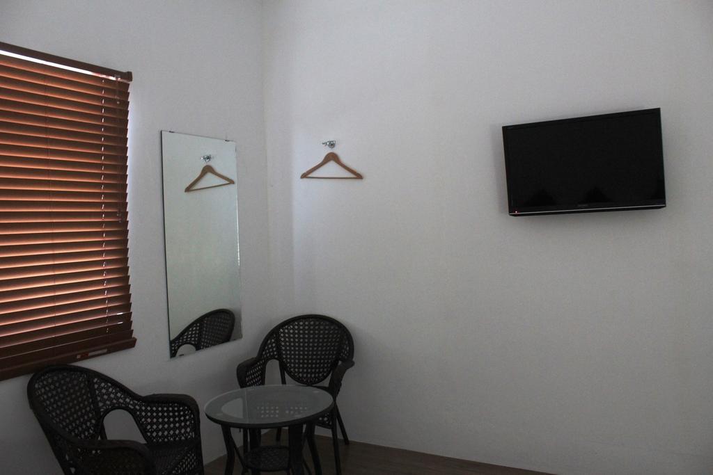 Discover Boracay Hotel Kalibo Buitenkant foto